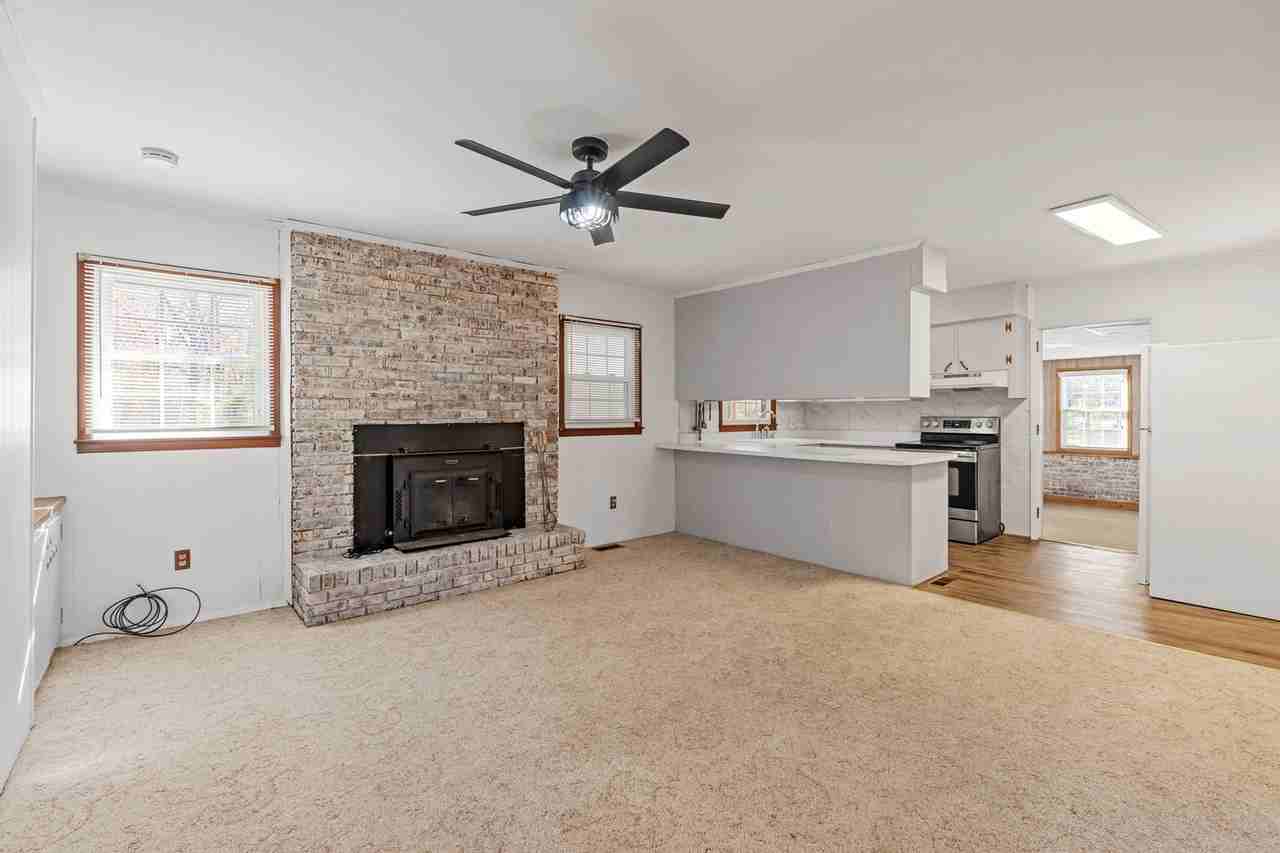 1429 John Dodd Rd - Photo 6 of 34