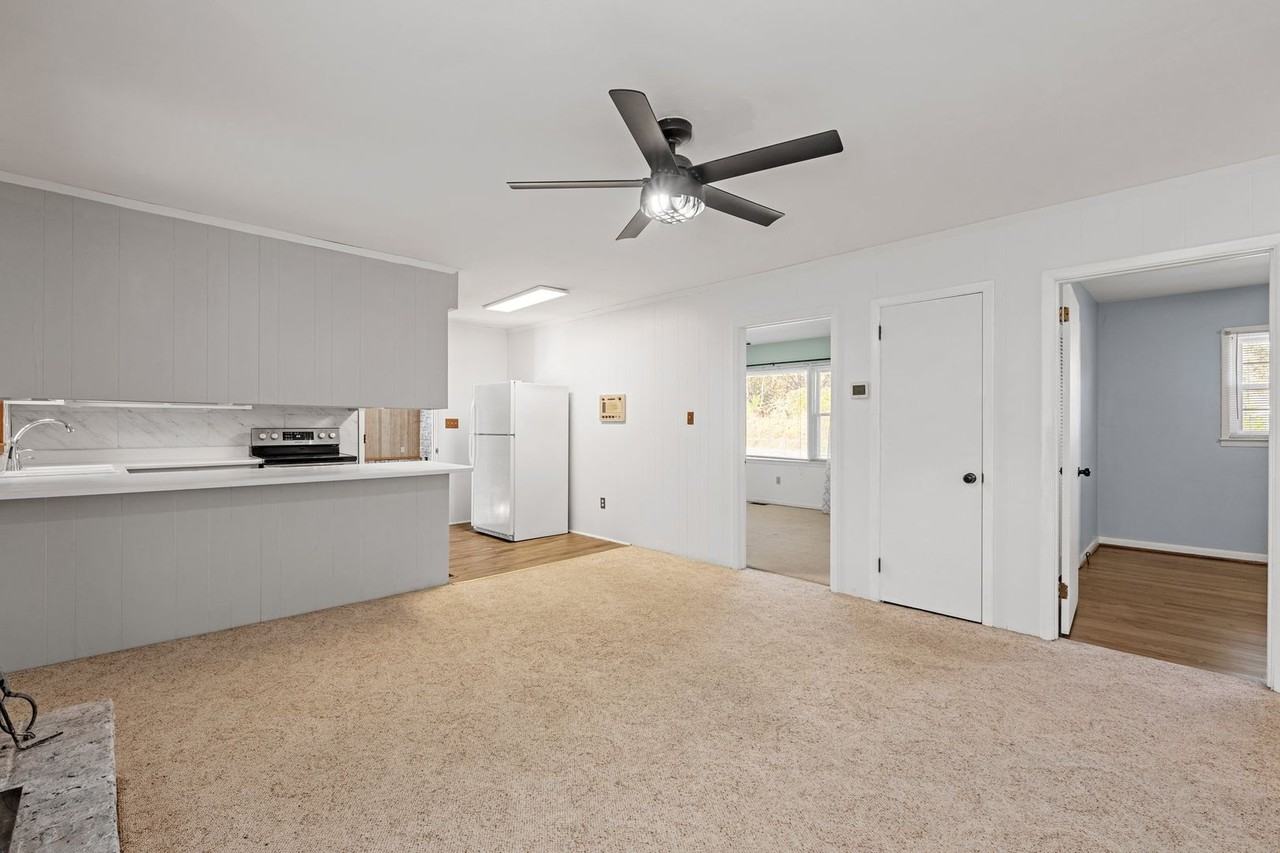 1429 John Dodd Rd - Photo 7 of 34