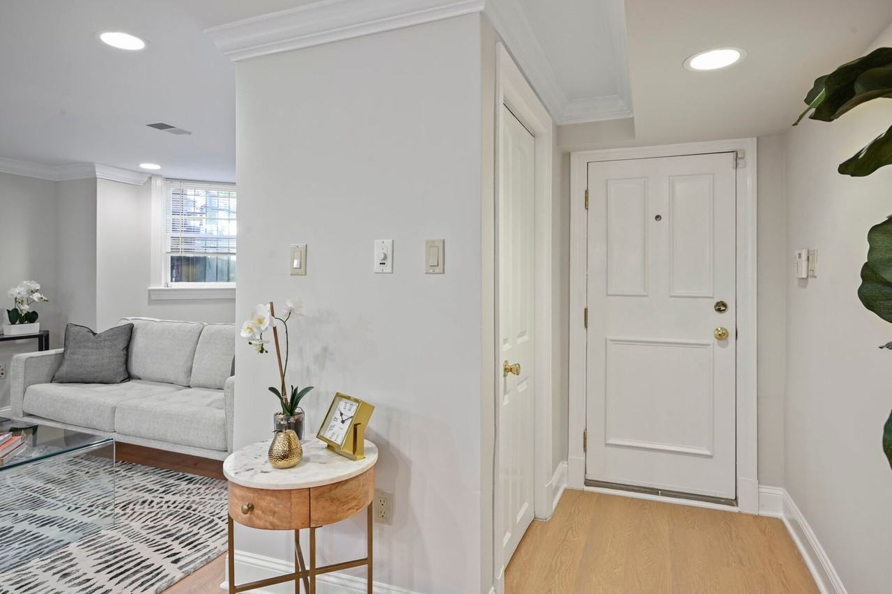 1832 Calvert St Nw #1 - Photo 4 of 23