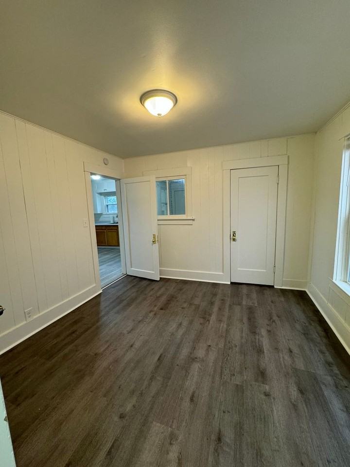 708 Jefferson St - Photo 7 of 14