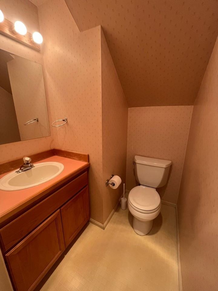 326 67th St - Photo 5 of 17