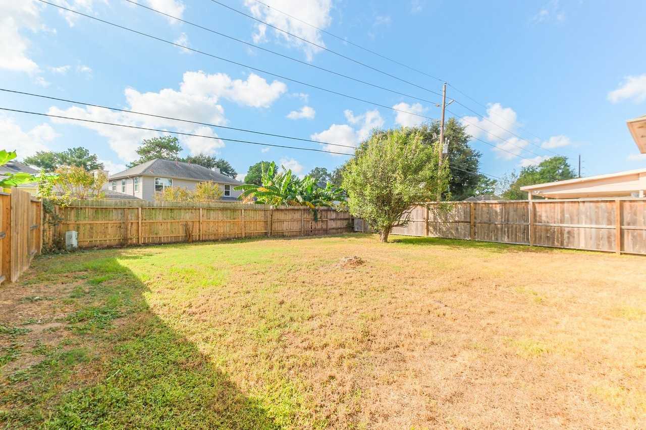 13223 Gendley Dr - Photo 3 of 30