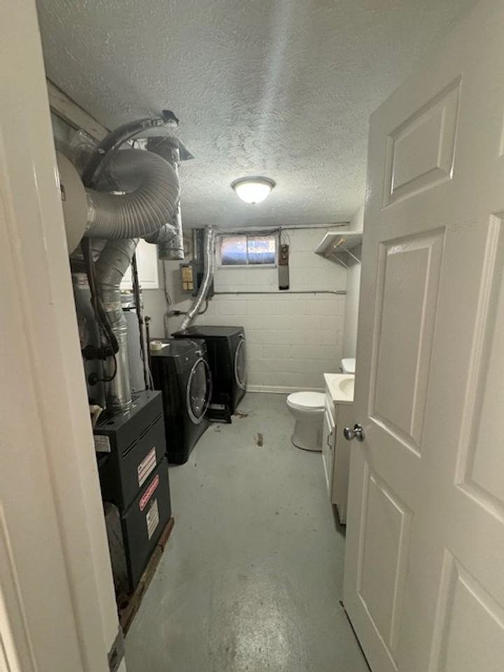 15305 Davenport Cir - Photo 2 of 25