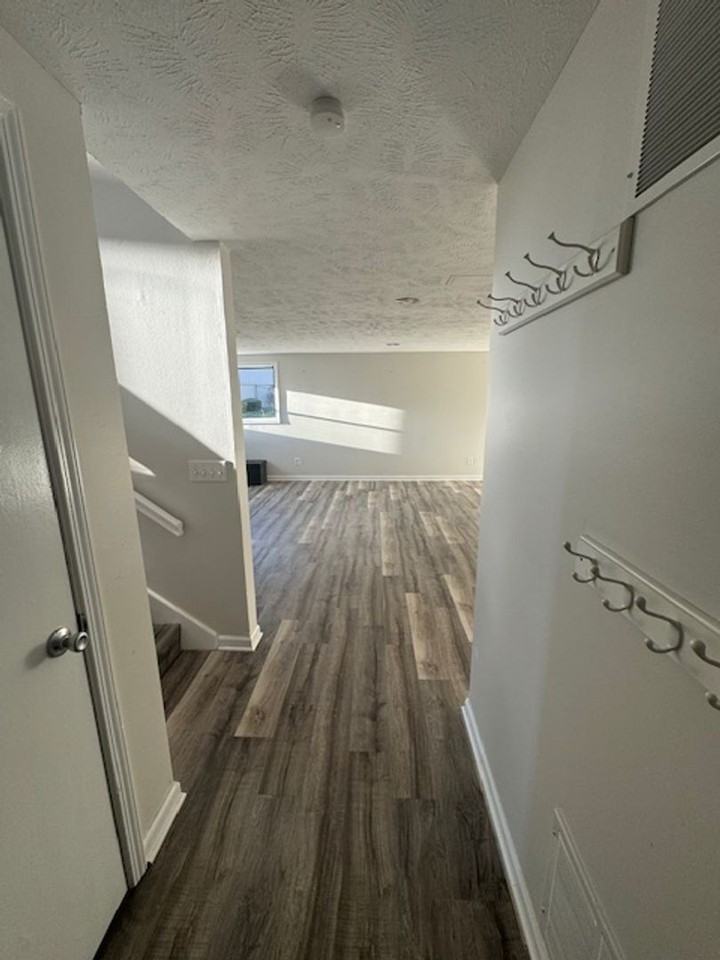 15305 Davenport Cir - Photo 3 of 25