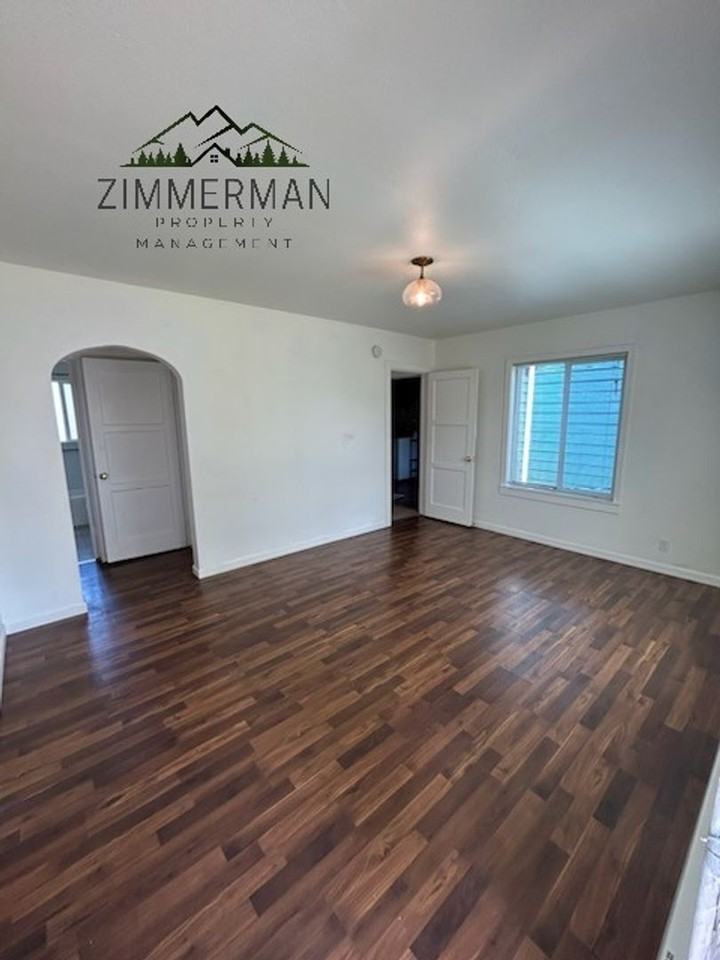 416 Almaden St - Photo 2 of 6