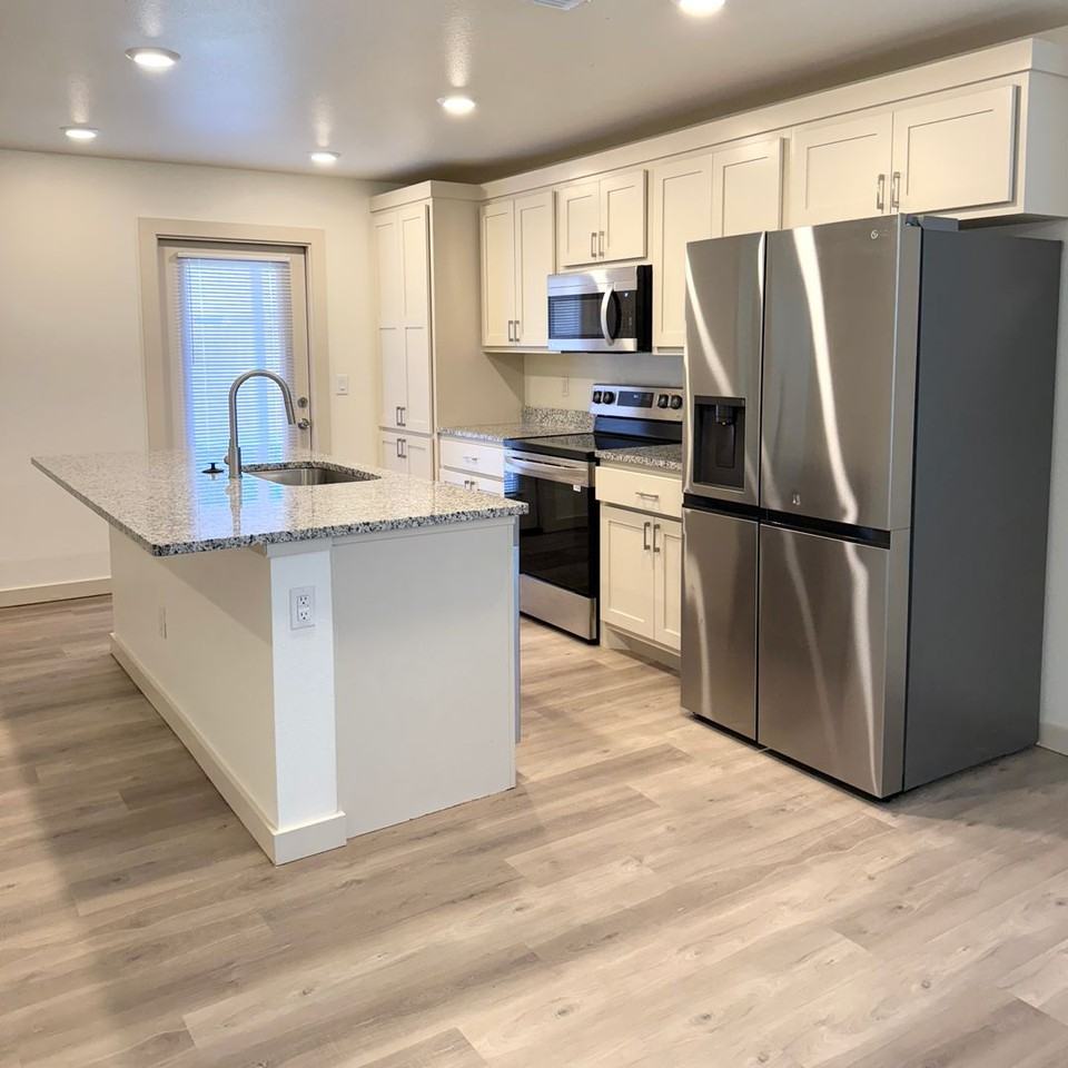 7702 Elm Ave - Photo 3 of 19