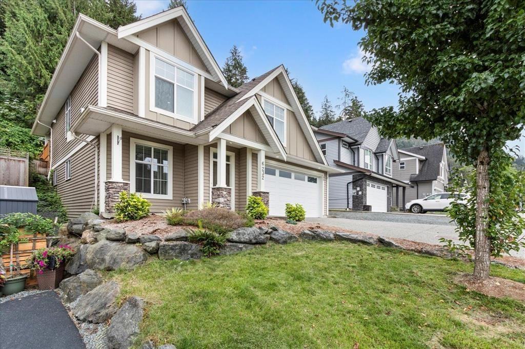 6232 Rexford Drive - Photo 2 of 32