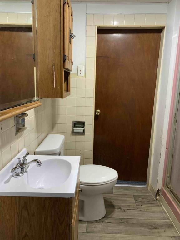 823 N Meridian St - Photo 3 of 7