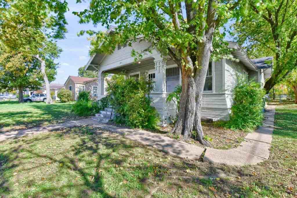 201 N Highland Ave - Photo 3 of 19