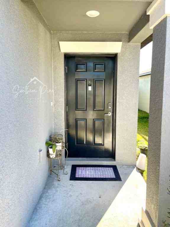 2005 Red Loop - Photo 2 of 21