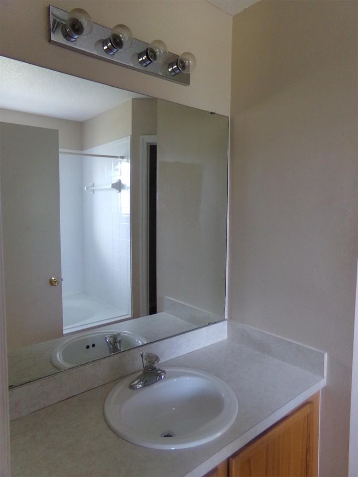 275 Beech Brook St - Photo 2 of 36