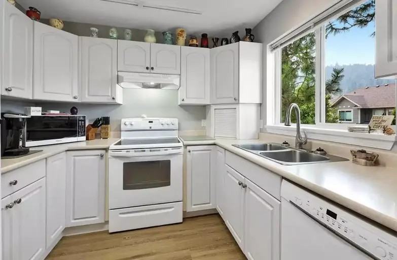 1714 Lodgepole Dr - Photo 2 of 16