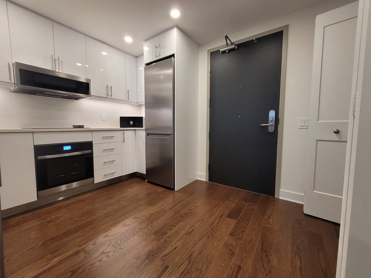 180 George Street #2304