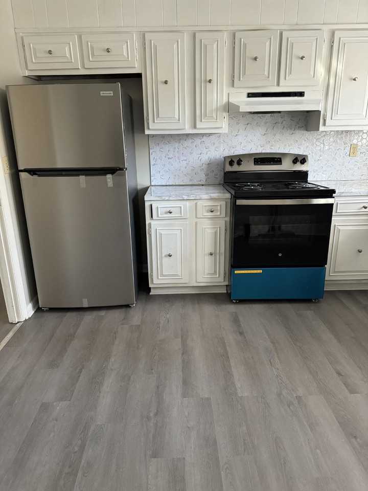 144 Nottingham Dr #5 - Photo 2 of 14