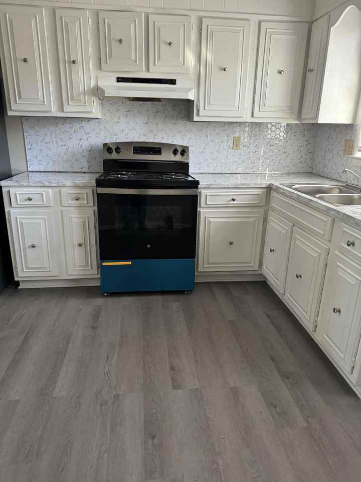 144 Nottingham Dr #5 - Photo 3 of 14
