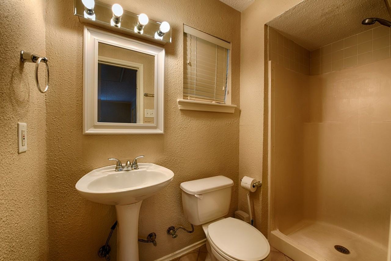 2714 Morenci St #1 - Photo 6 of 8