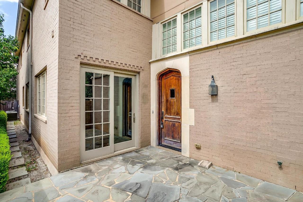 4701 Dexter Ave - Photo 3 of 21