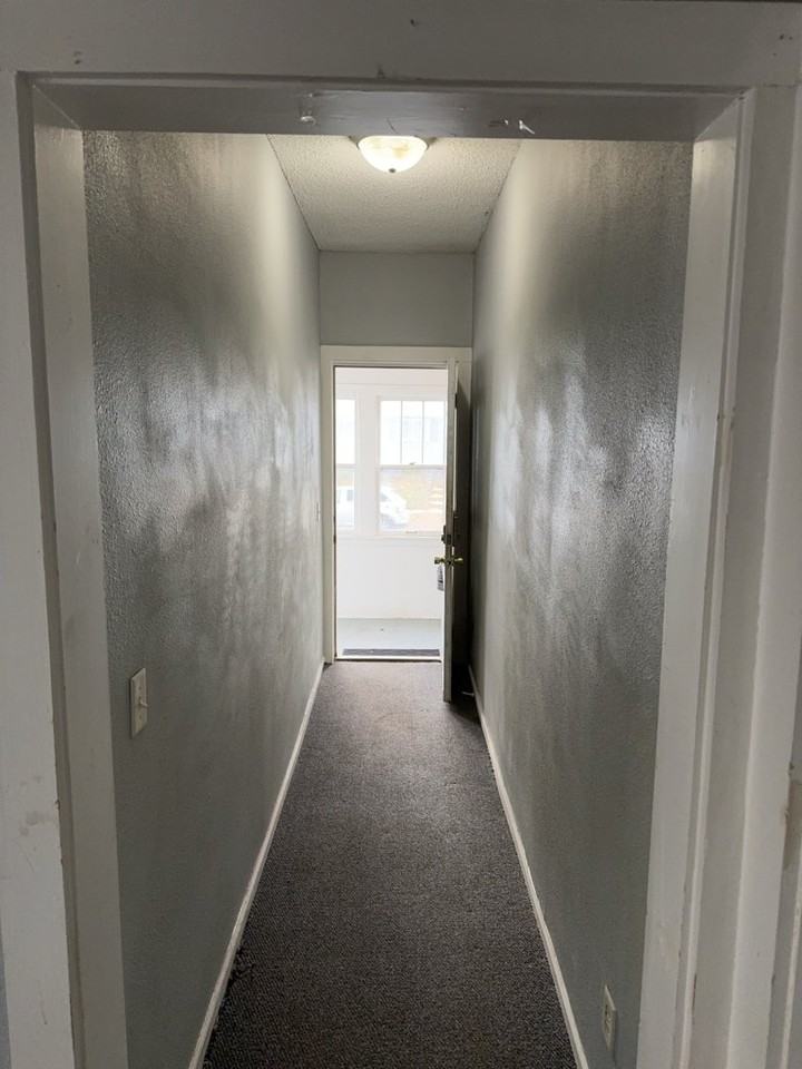 223 Robie St E Unit 1 - Photo 2 of 12