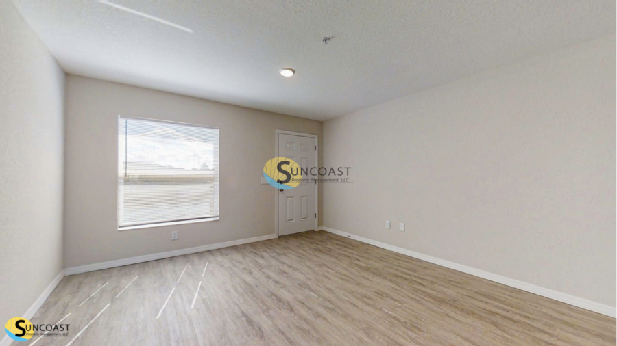 9500 N Travis Dr - Photo 3 of 17