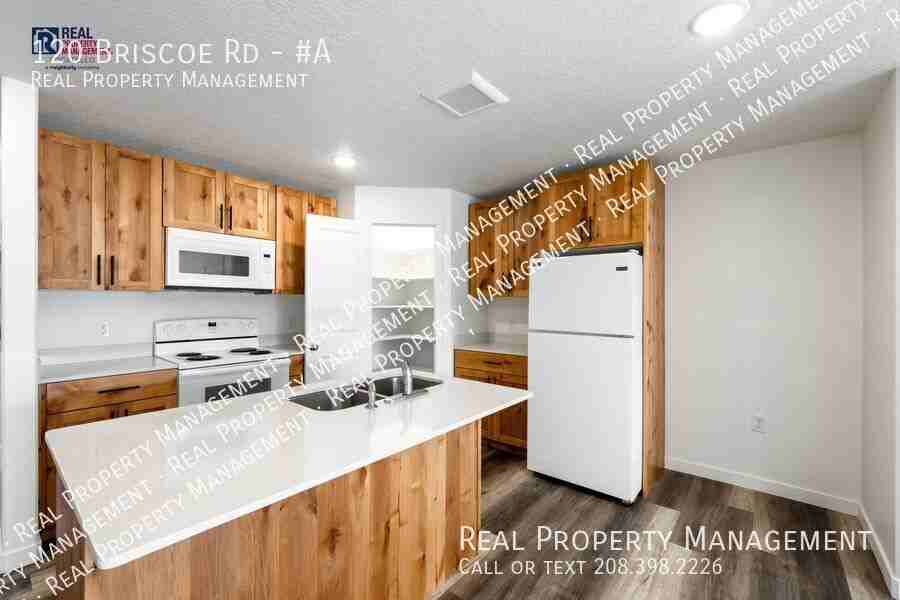 120 Briscoe Rd #A - Photo 2 of 12