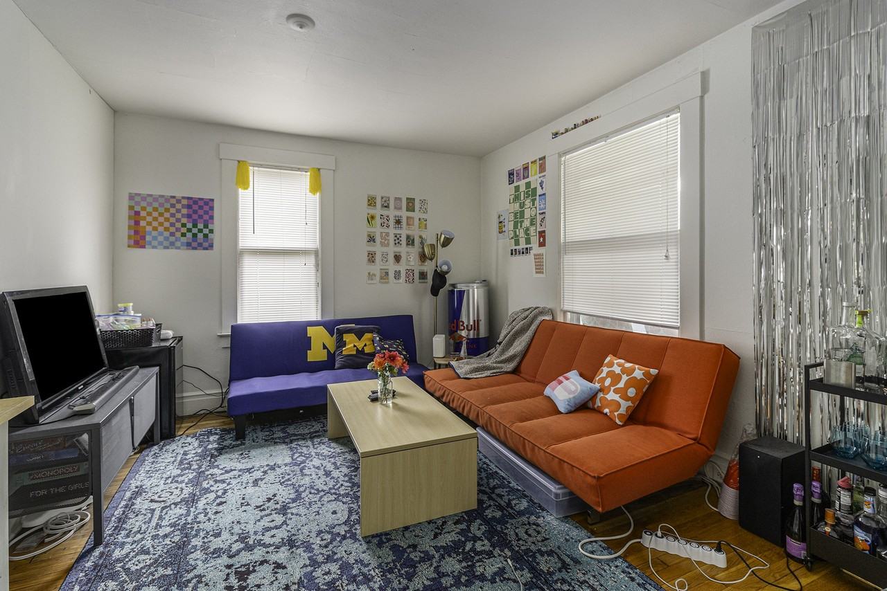 827 Brookwood Pl - Photo 2 of 18