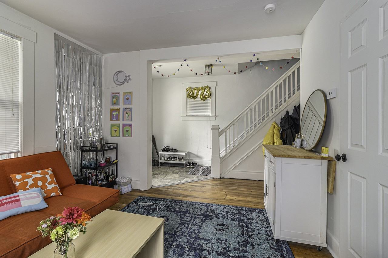 827 Brookwood Pl - Photo 3 of 18