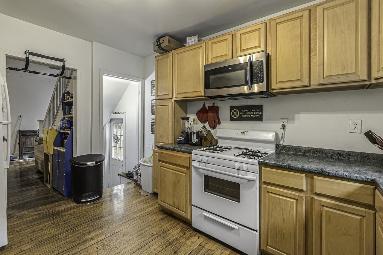 1019 Packard St - Photo 7 of 21