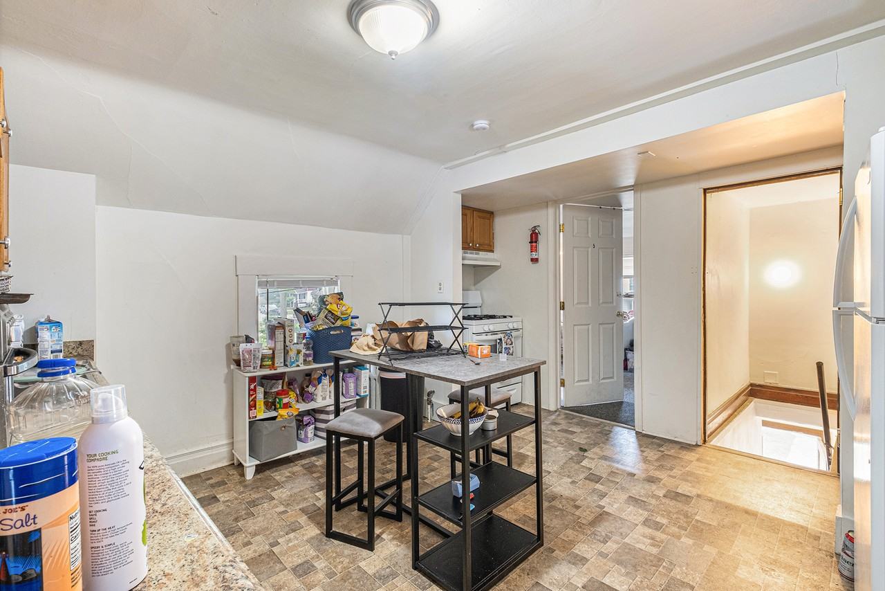 1119 S Forest Ave - Photo 4 of 18