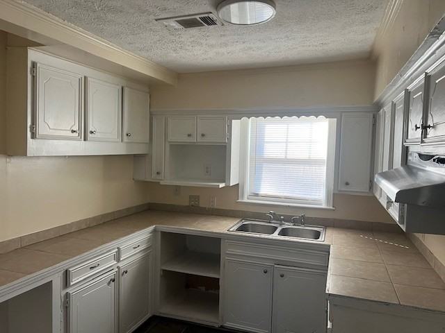 2111 Oakhurst Dr - Photo 7 of 10