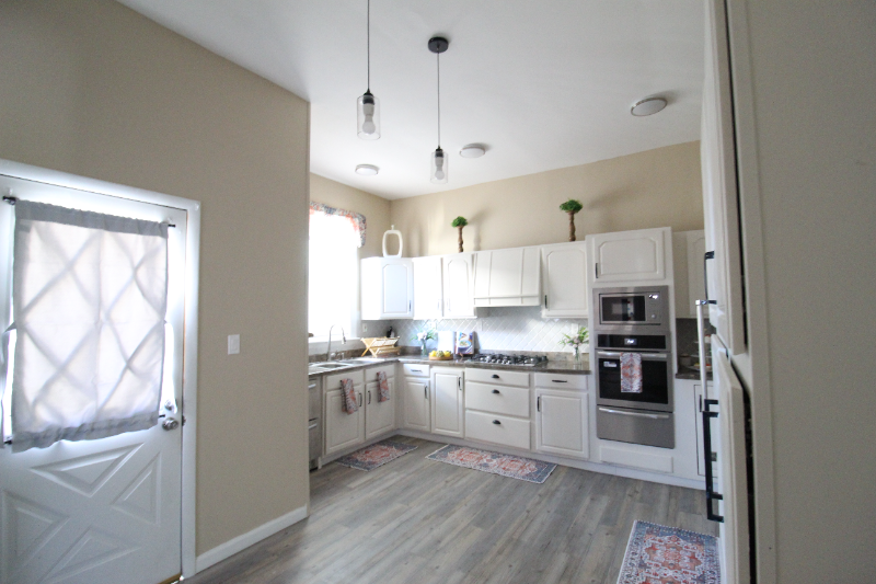 800 Monroe Avenue - Photo 4 of 19