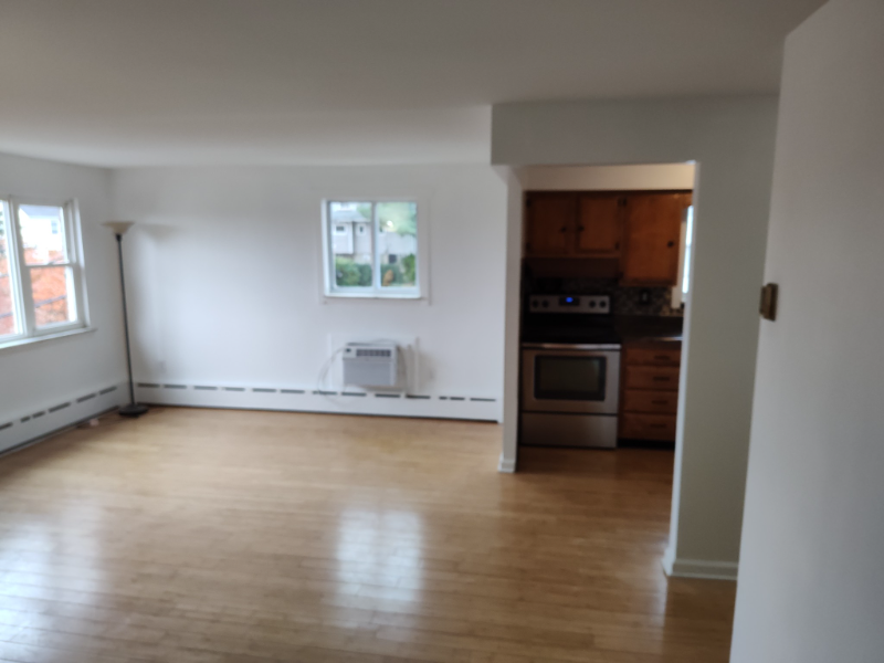 207 Summit Ave #B - Photo 3 of 10