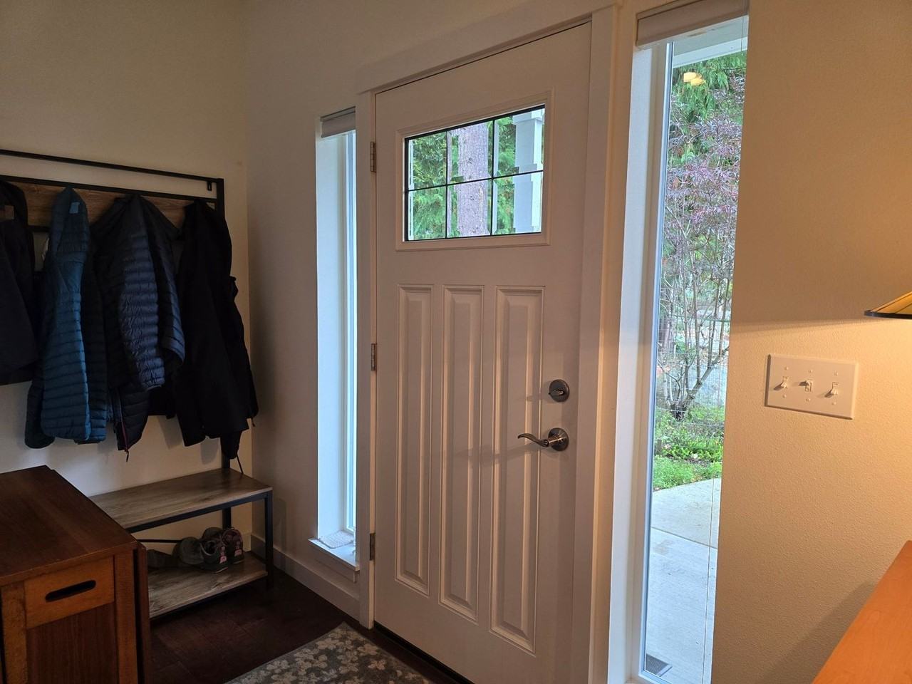 2256 W Rosecrans Ct - Photo 2 of 21