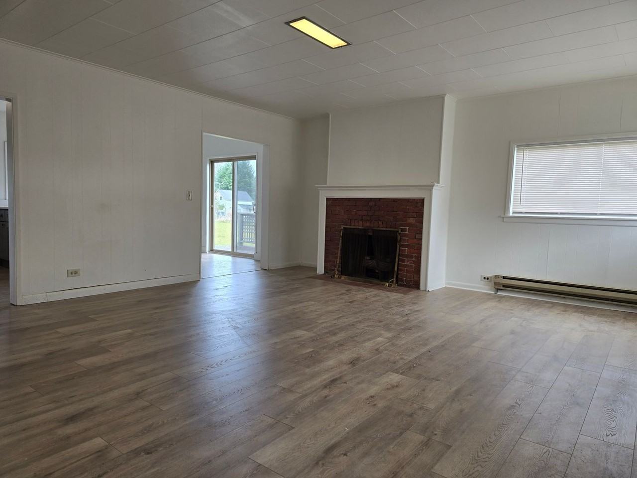 1010 25th St - Photo 3 of 21