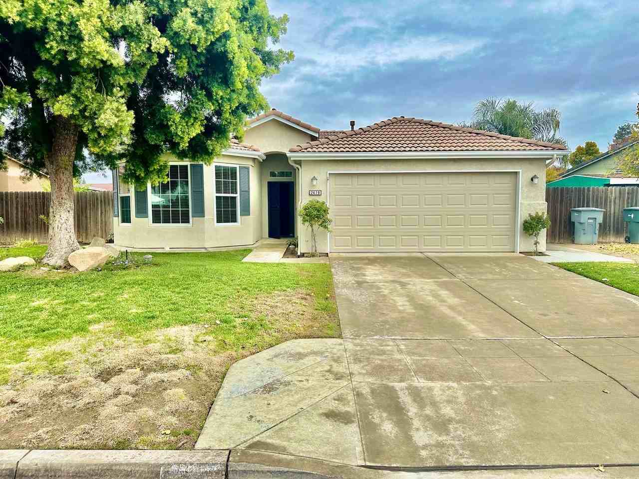 2479 South Preuss Avenue - Photo 2 of 37