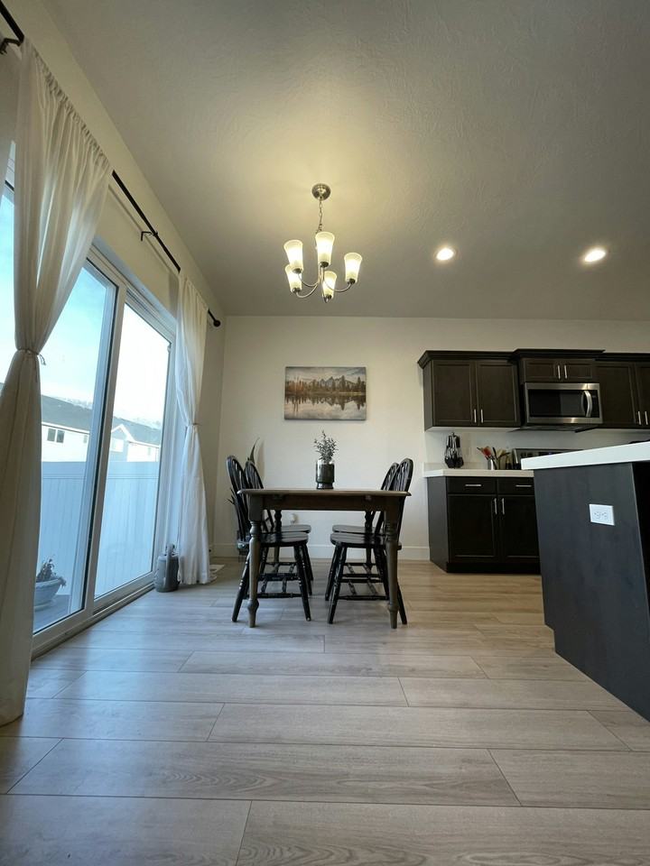 895 e pacific dr - Photo 3 of 14