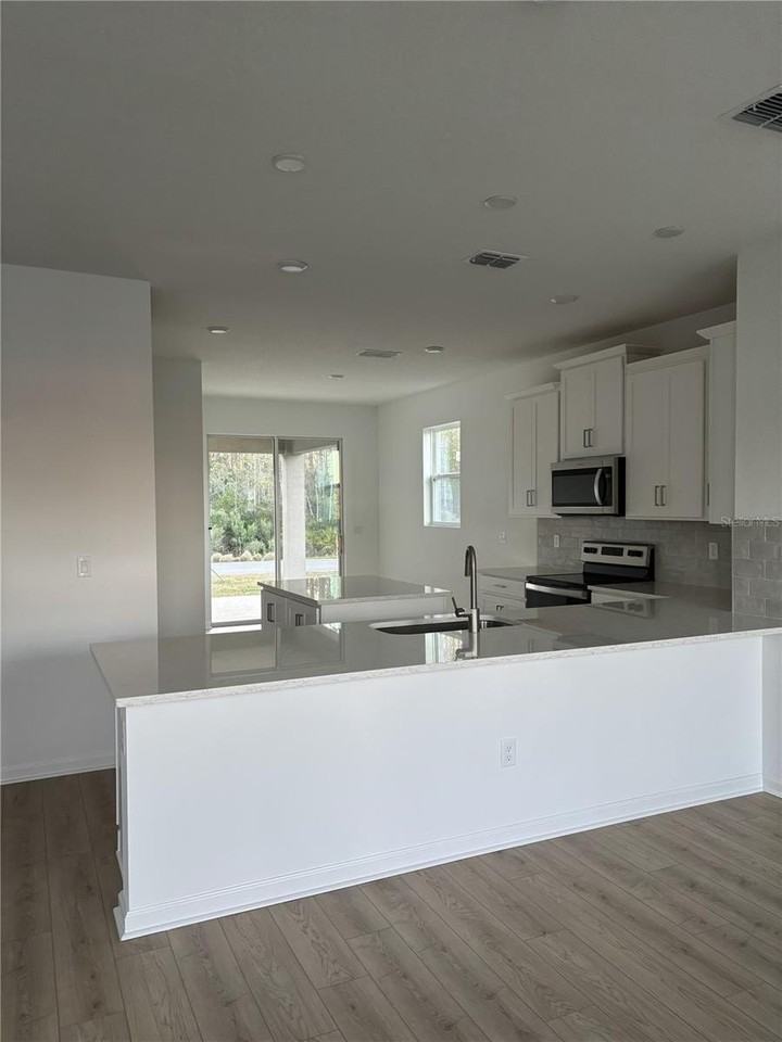 11702 Sunsail Avenue - Photo 3 of 18