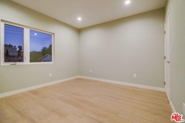 6117 Fountain Ave - Photo 2 of 8