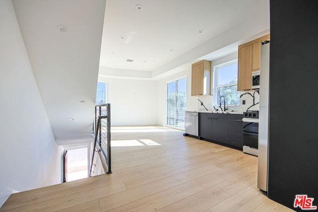 6401 Odessa Ave - Photo 3 of 8