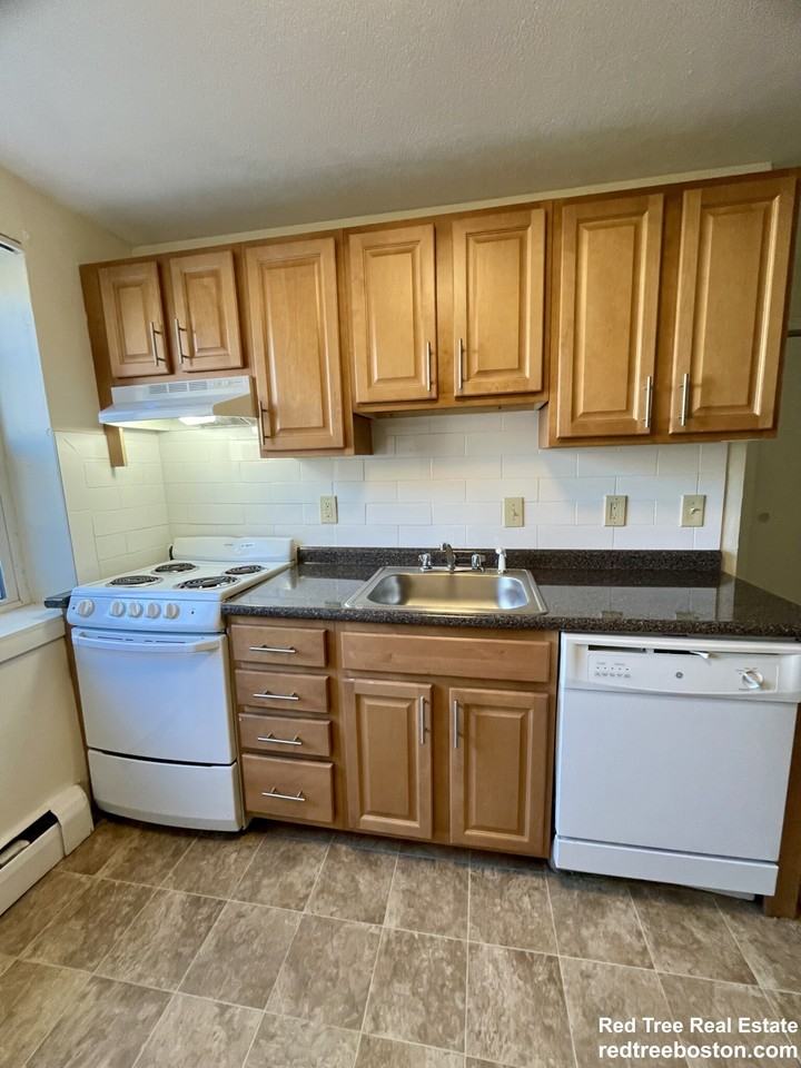 4 Brattle Dr #6 - Photo 5 of 13