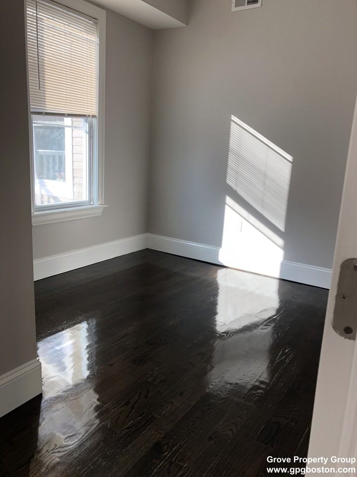 783 Parker St #2 - Photo 3 of 7