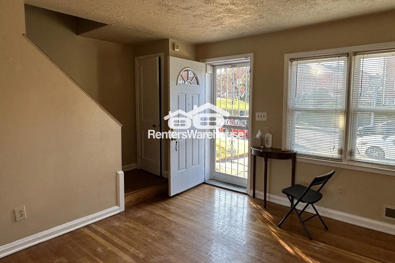 1011 Cameron Rd - Photo 3 of 16