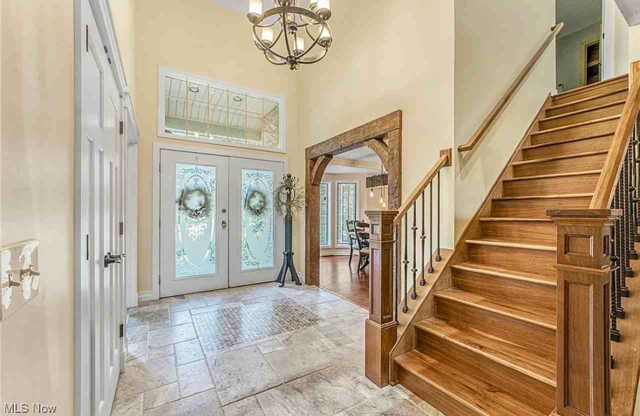 8432 Hilltop Dr - Photo 2 of 38