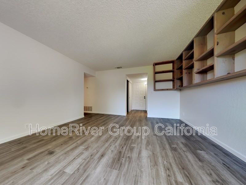8421 Juglans Dr - Photo 2 of 28