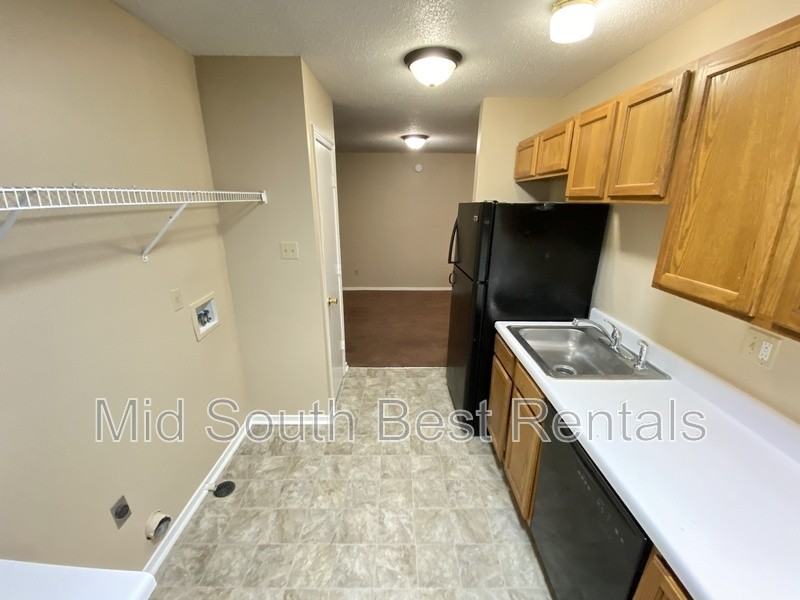 3763 Wyndance Cir - Photo 3 of 7