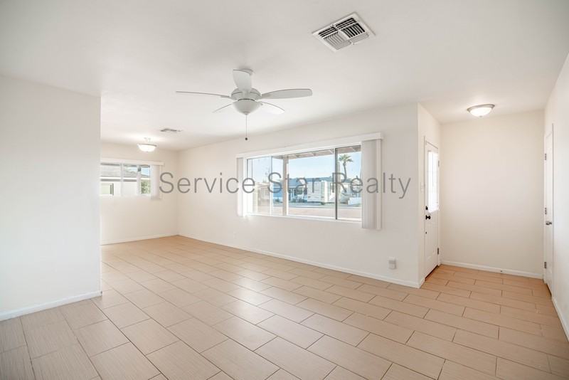 6626 E Palm Ln - Photo 4 of 32