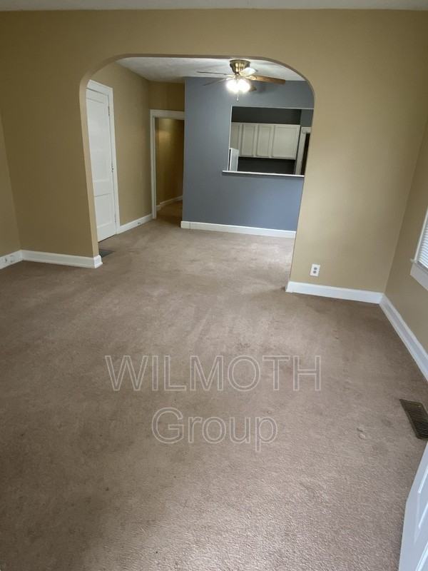 4020 Rookwood Ave - Photo 3 of 14