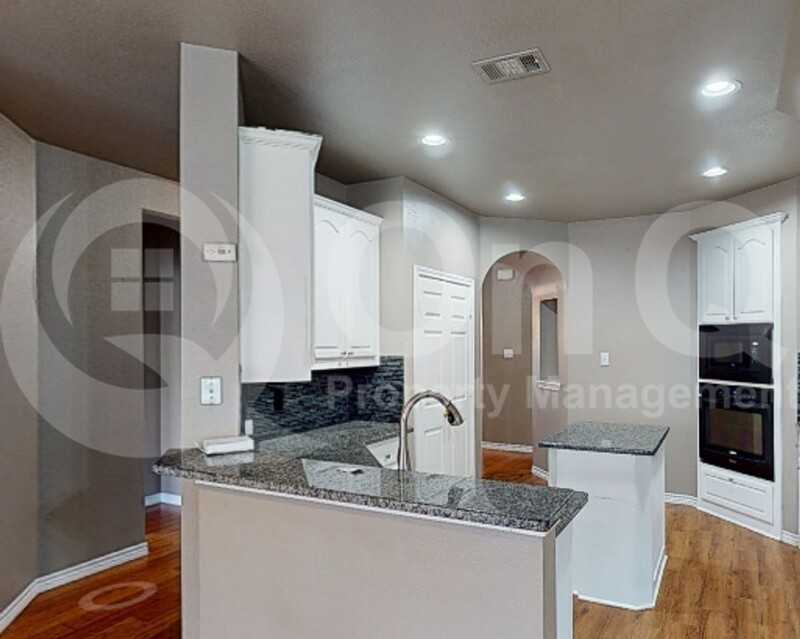 7713 Stonehaven Ln - Photo 2 of 26