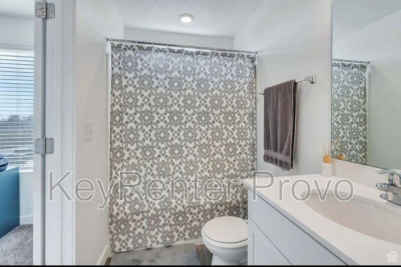 1116 E Yard Row - Photo 3 of 17