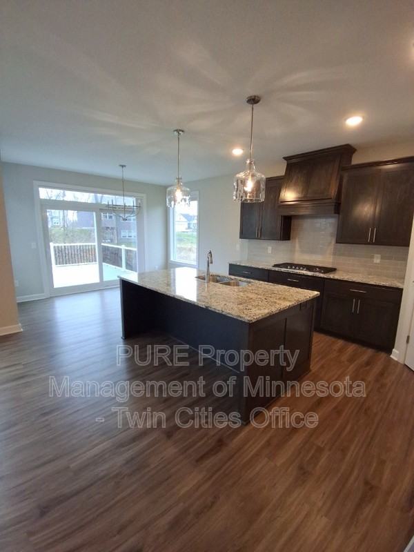 4251 Maple Hurst Dr N - Photo 2 of 42