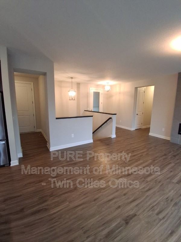 4251 Maple Hurst Dr N - Photo 3 of 42